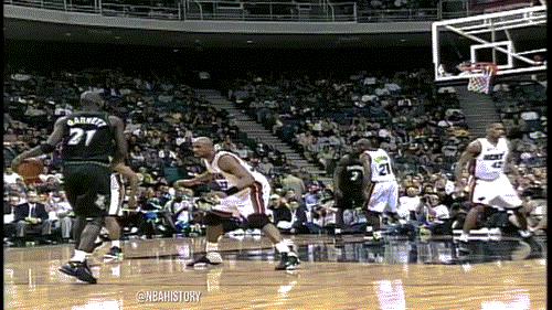 惊呆了！加内特居然会艾弗森式Crossover！