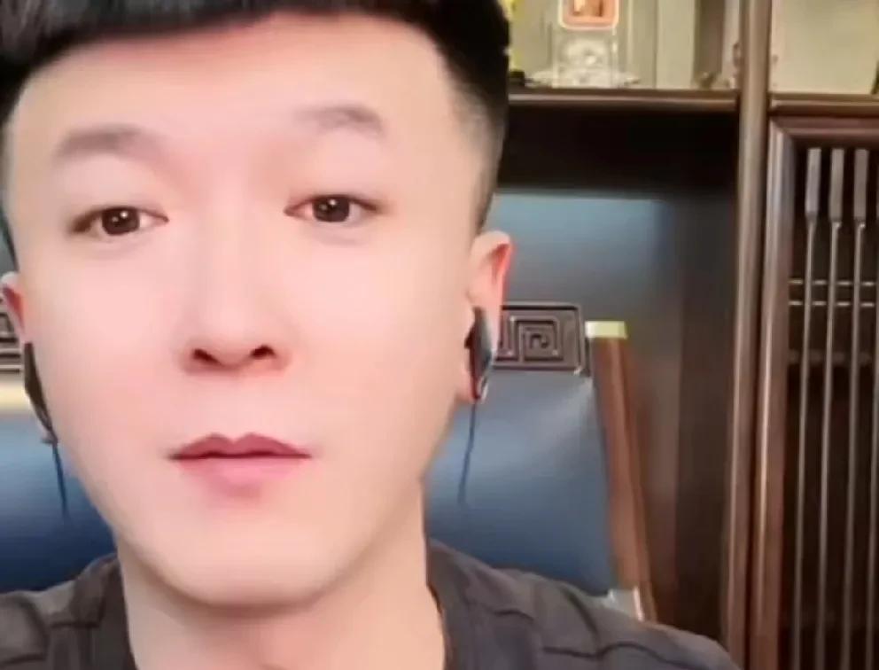 一哥表明立场，再被“打响指”Ju报封禁。
           表态个人立场永远