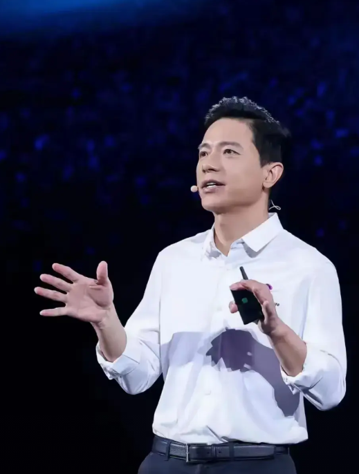 百度副总裁女儿开盒坑爹事件持续发酵，百度再次陷入公关混乱中，这一次李彦宏又慢了半