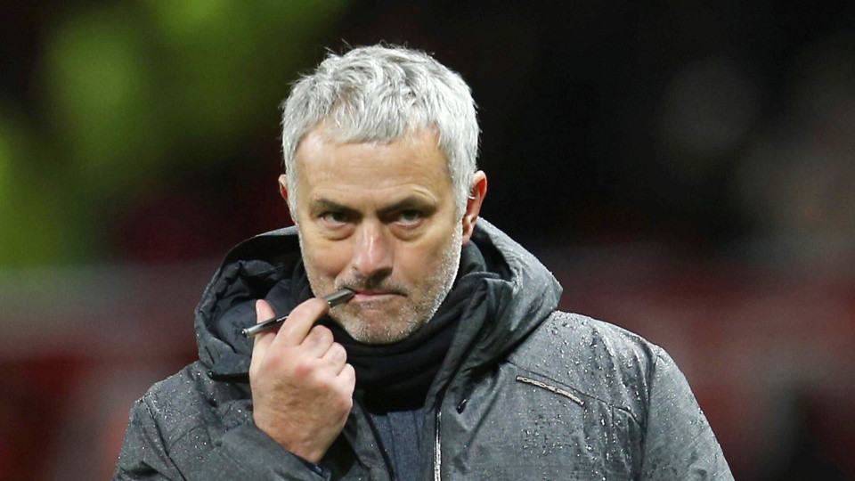 穆里尼奥葡超14场不败！本菲卡读秒2-1绝杀，狂人再现神换人，冲击三冠王