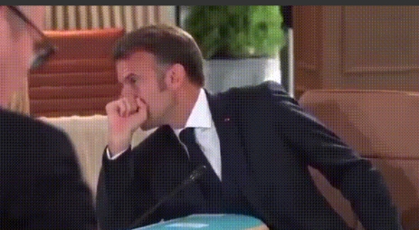 马克龙这家伙最近的确有点反常，他在加拿大的G7会议上，
不清楚马克龙到底跟梅洛尼