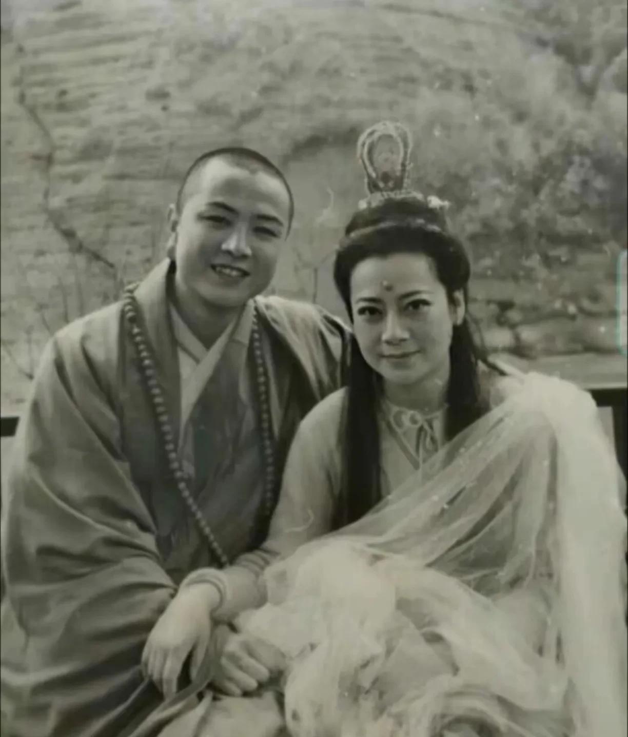 所有扮演过观世音菩萨的演员里，最喜欢的就是西游记里的这个演员扮演的观世音菩萨了，
