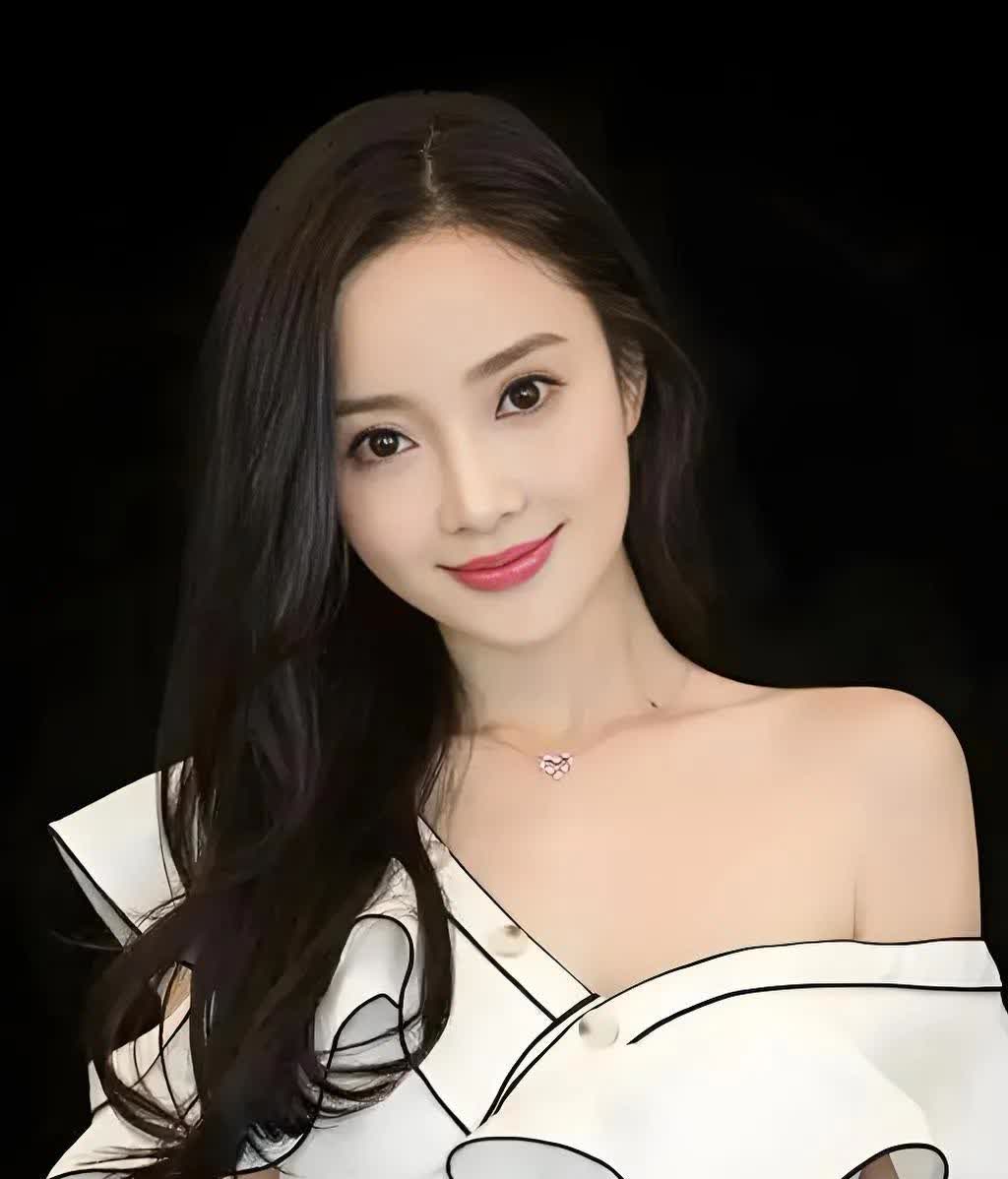 估计李小璐往后再婚是很难的了。
尽管她现在扔拥有着少女的容颜，44岁的年龄也不