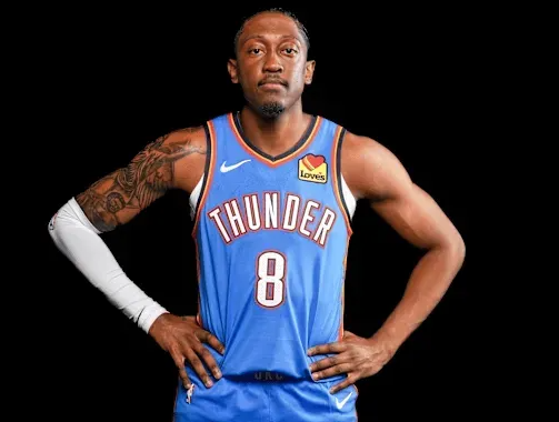 昨日NBA常规赛，雷霆球员杰伦-威廉姆斯继续缺阵，杰威本赛季出战时17胜7负，缺