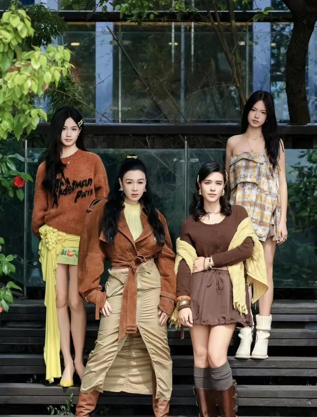 钟丽缇带三个女儿参加REDGALA春天开幕式，颜值太赏心悦目了。钟丽缇58岁，大