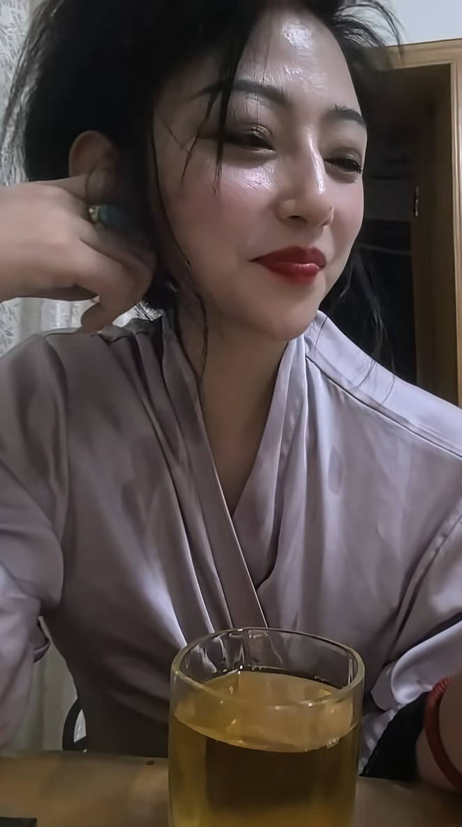 姐姐绝对是拿捏人的一把好手