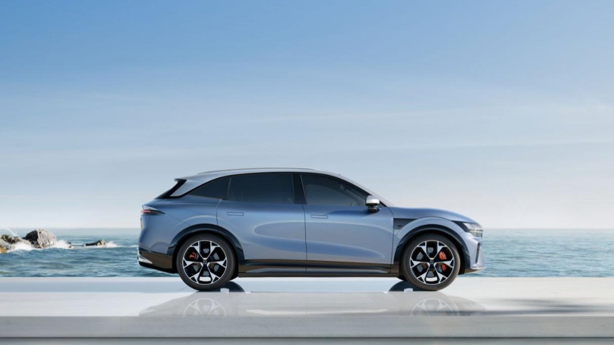 极氪7X的十万+用户证明：“没有短板”才是家庭用车的终极法则