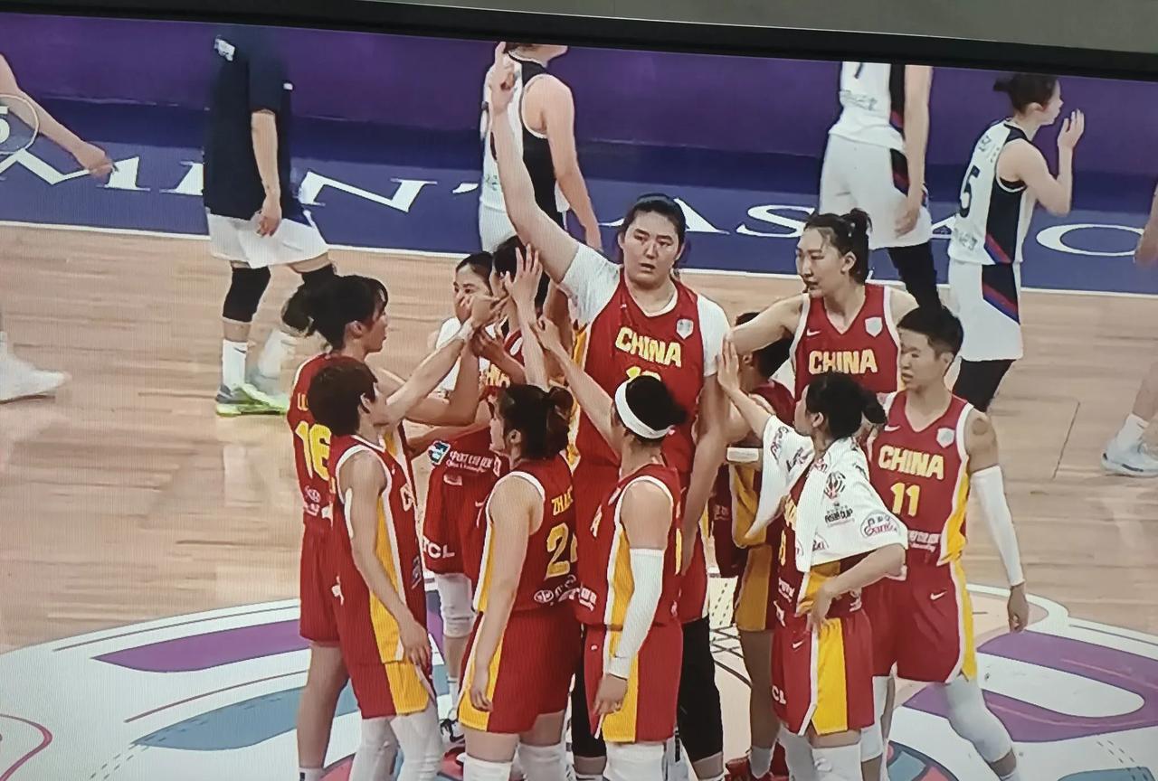 韩国打中国，如果没有3分，就什么也不是；
中国打韩国，如果中锋不行，那也非常麻烦