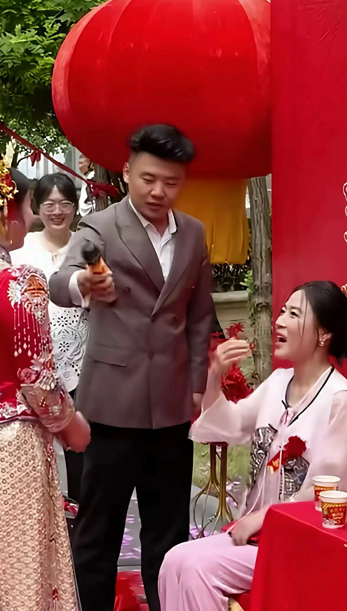 看到丈母家，瞬间新娘不香了