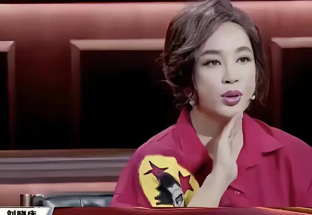刘晓庆说：“我不是贞洁烈女，曾被抓进去坐牢。我在监狱里洗冷水澡，坚持锻炼保持身材