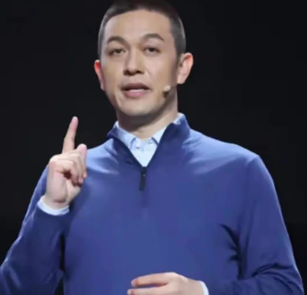 有网友称，《蔚来汽车》想要走出困境唯有降价？想要销量不妨学学小米汽车。蔚来汽车连