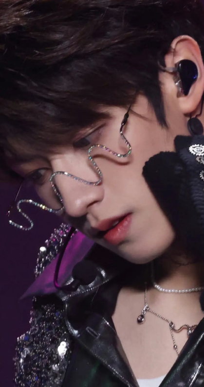 朱志鑫是不是三代最好看的 ​​​