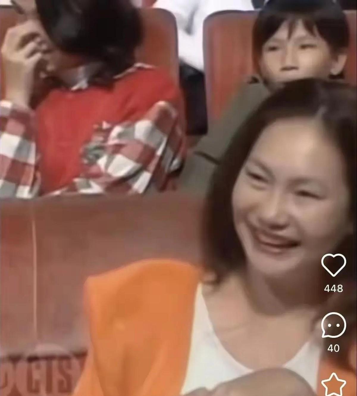 看了大S母亲黄春梅年轻时的旧照，终于理解大S姐妹的颜值基因从何而来了。
那个年代