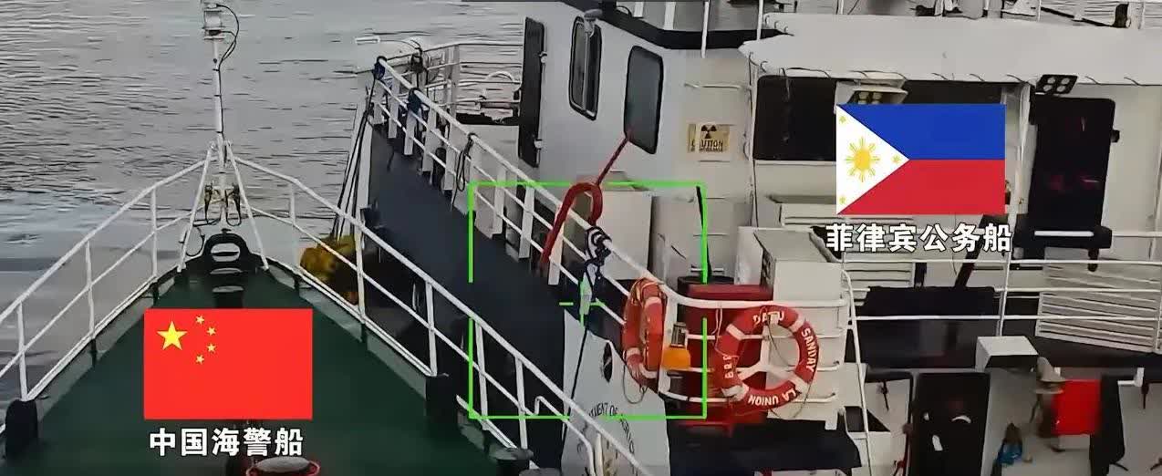 菲律宾船又来铁线礁闹事，结果被中国海警水炮直接“送走”！5月21日，菲律宾两艘船