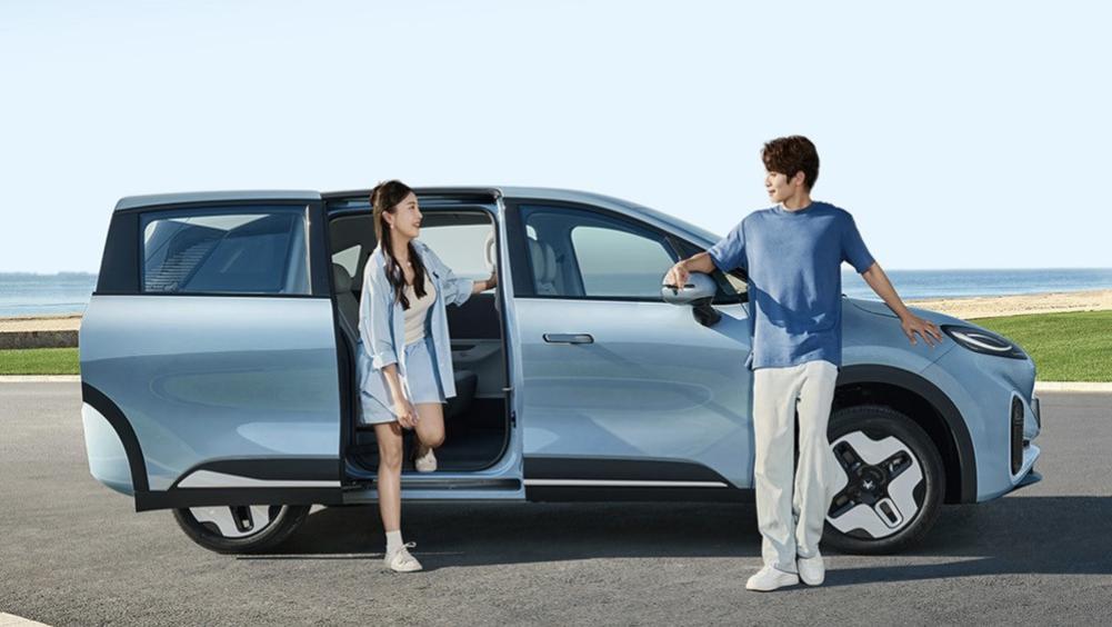 极狐汽车侧滑门里的“大世界”：体验极狐汽车考拉S的空间革命与家庭关怀