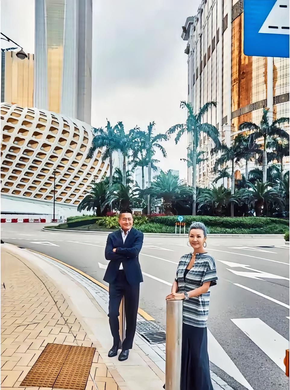 高曙光，看到媳妇眼睛都眯成了一条线，一看就是好男人