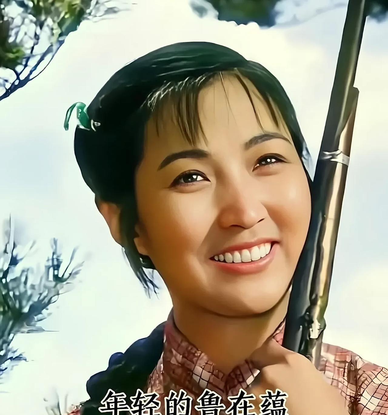 看到魏宗万的今昔对比，不禁感叹，时间真是最公平的艺术家，在他脸上刻下了皱纹，却也