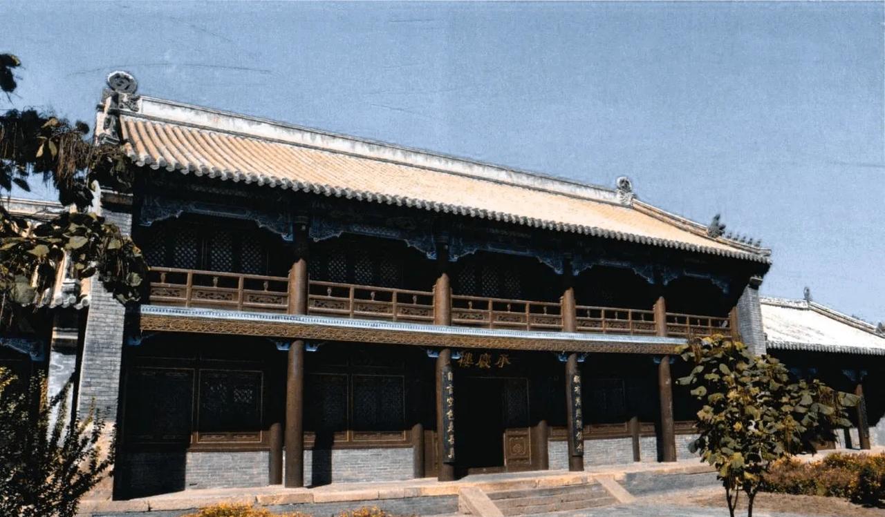 这种“流夷”夹在明朝和蒙古本部两种超级势力之间，在长城外狭窄的山区河谷间求生存，