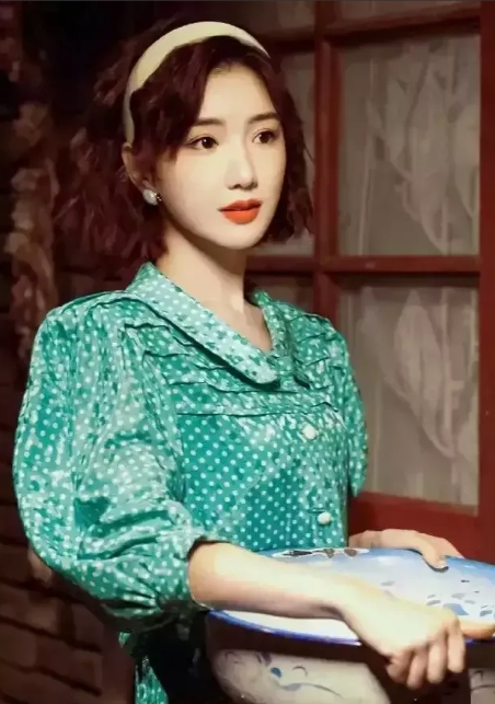 2018年，毛晓彤的父亲上电视，痛批女儿不赡养自己，毛晓彤父亲放狠话：“你给我5
