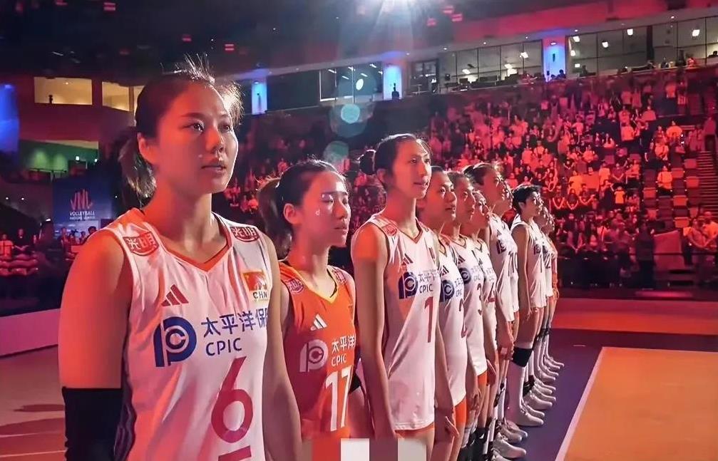 失误大战！女排世联赛香港站第一局，中国队25-21胜保加利亚队，前15分，双方陷