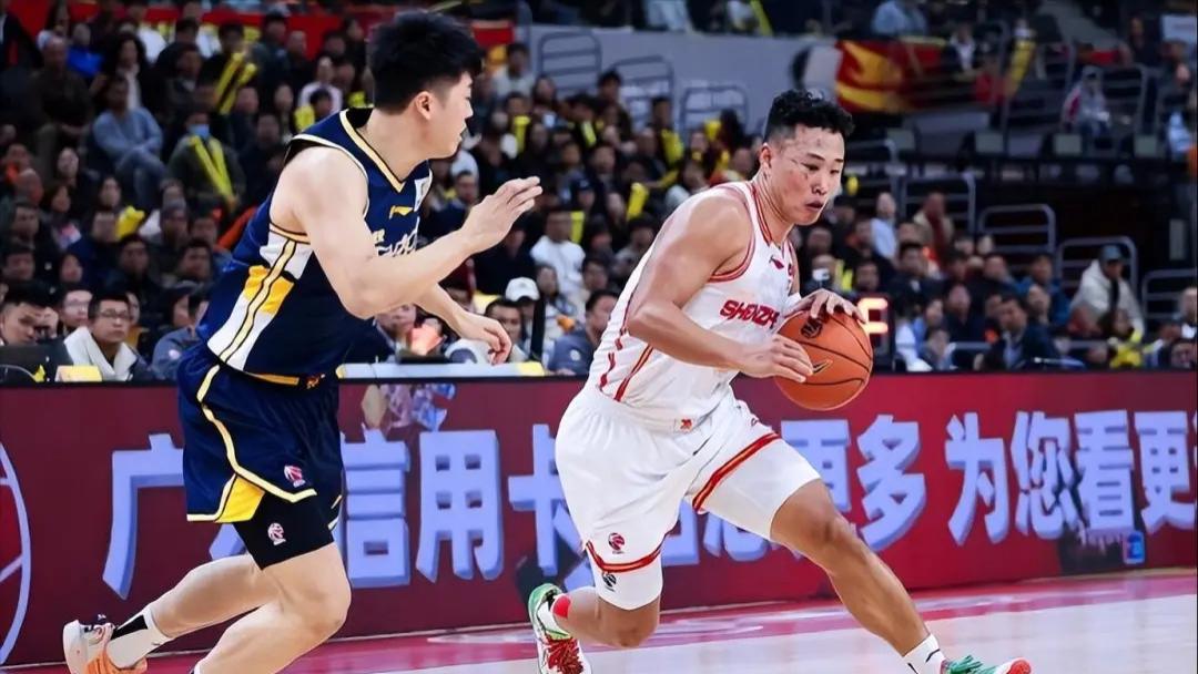 贺希宁晒广东球员表达爱意！处在合同年，球迷：来宏远吧