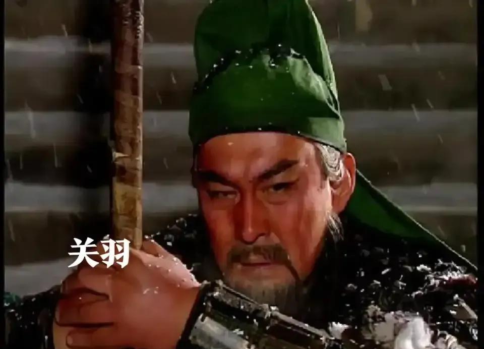 #关羽斩杀颜良是运气还是实力使然#
关羽杀颜良的时候，到底是走了狗屎运还是真本事