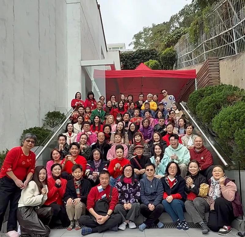 作为圈内的老前辈，大姐大，汪明荃过年期间邀请了一众tvb好朋友去她家别墅聚餐，大