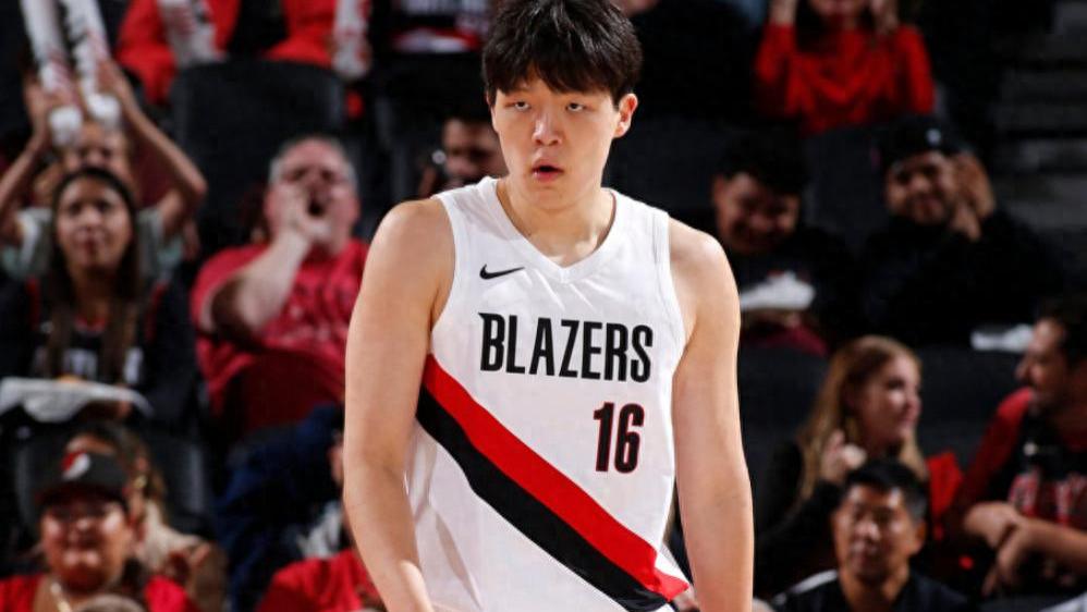 开拓者首发名单出炉！杨瀚森替补待命，克林根首发率队迎战森林狼！