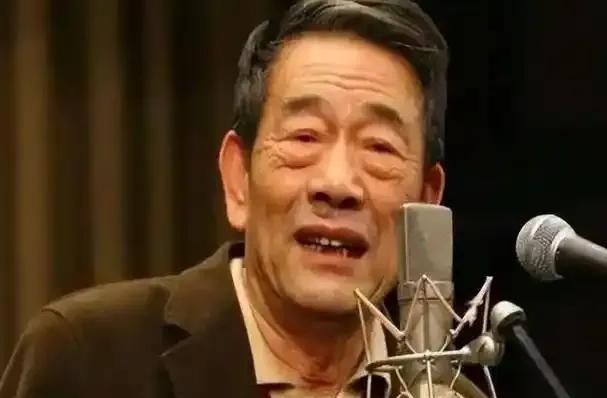 看来，老爷子的逝世是结结实实的惊动了社会各界，大伙以各种方式缅怀老爷子，哀悼他的