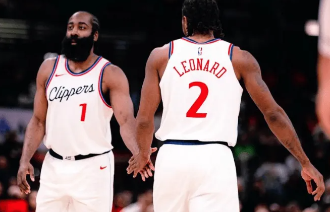 快船记者更新个人社媒动态，谈到了快船的近况。
记者表示：“自12月3日（美国当地