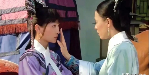 安陵容对眉庄没有期待，也就无所谓眉庄对她如何 ，但因为甄嬛真的有不计回报的帮过她
