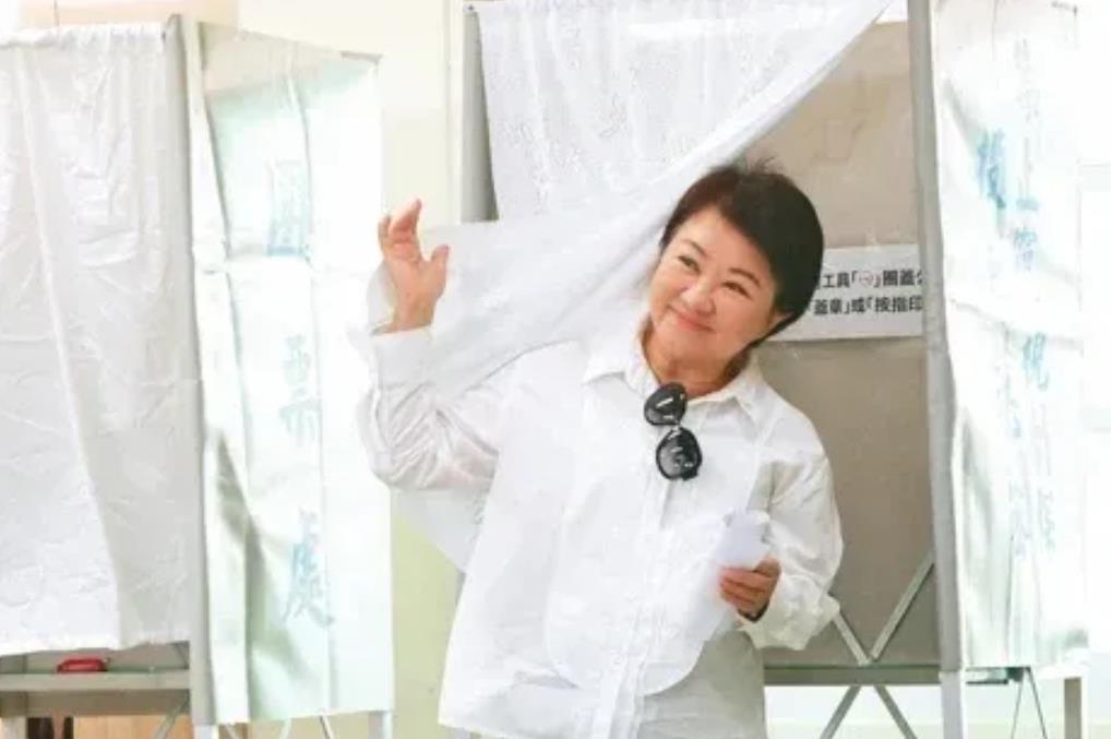大罢免刚获胜，国民党立马又陷危机:卢秀燕不愿扛起党主席大任，没有大咖领导，冲击蓝