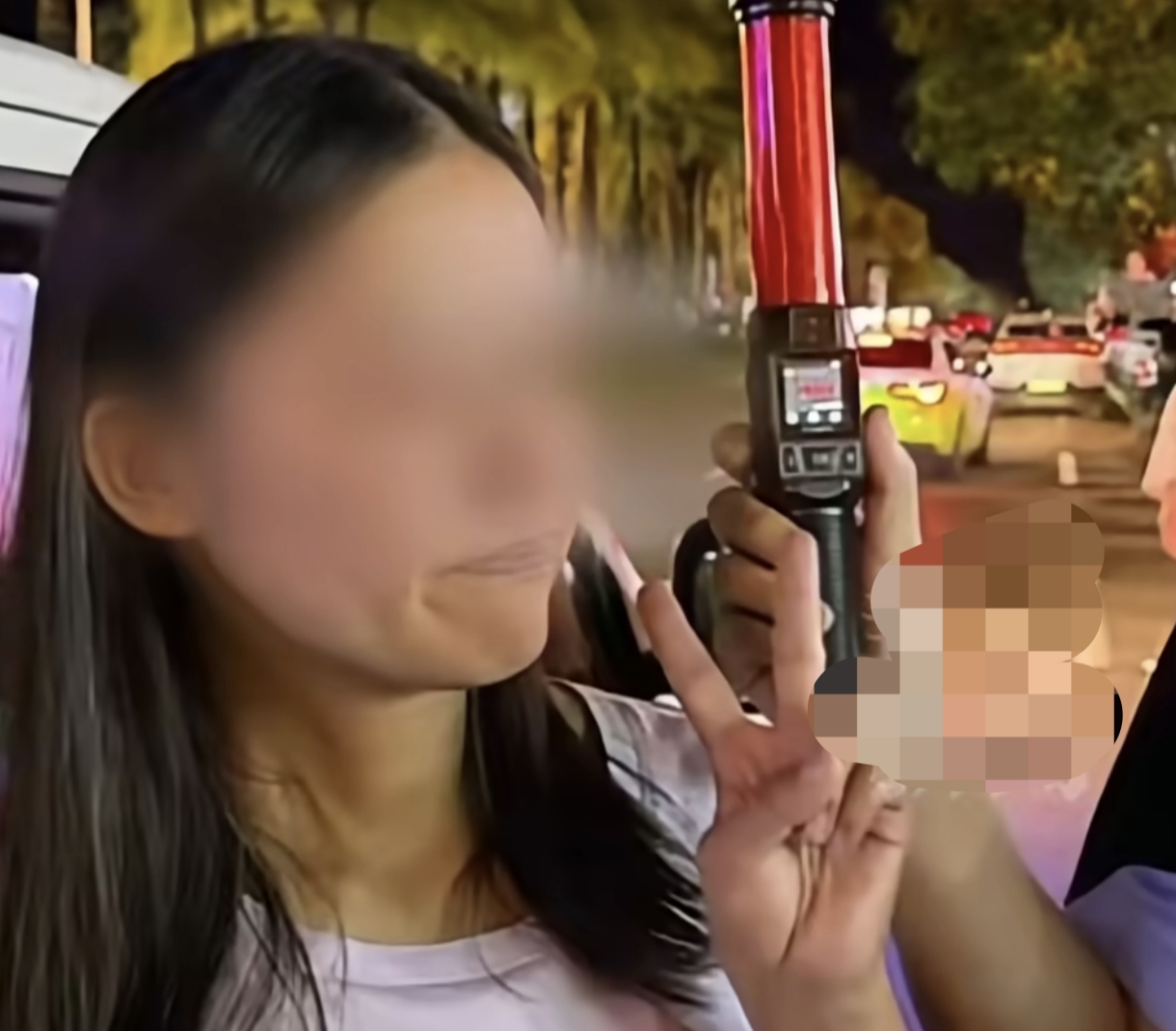 三亚女子醉驾撞劳斯莱斯叫嚣“通报我”，已被抓且纪委介入
10月14号晚上8点，三