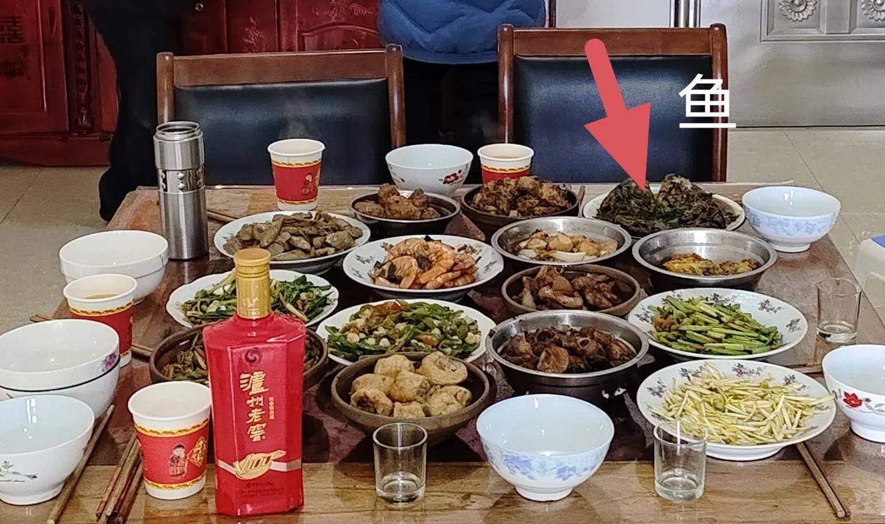 农村老家上席吃鱼的讲究(安徽马鞍山)
        农村在过年和上席时都用八仙
