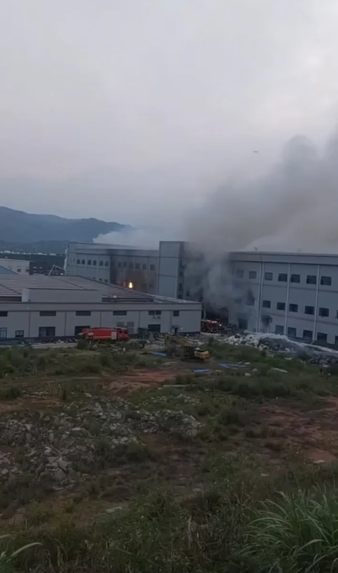 欠 800 元工资！小伙纵火纺织厂酿祸