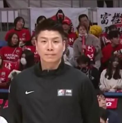 韩国裁判朴景镇吹罚确实靠谱~
北京男篮主场和广厦的G6比赛，韩国籍裁判空降北京，