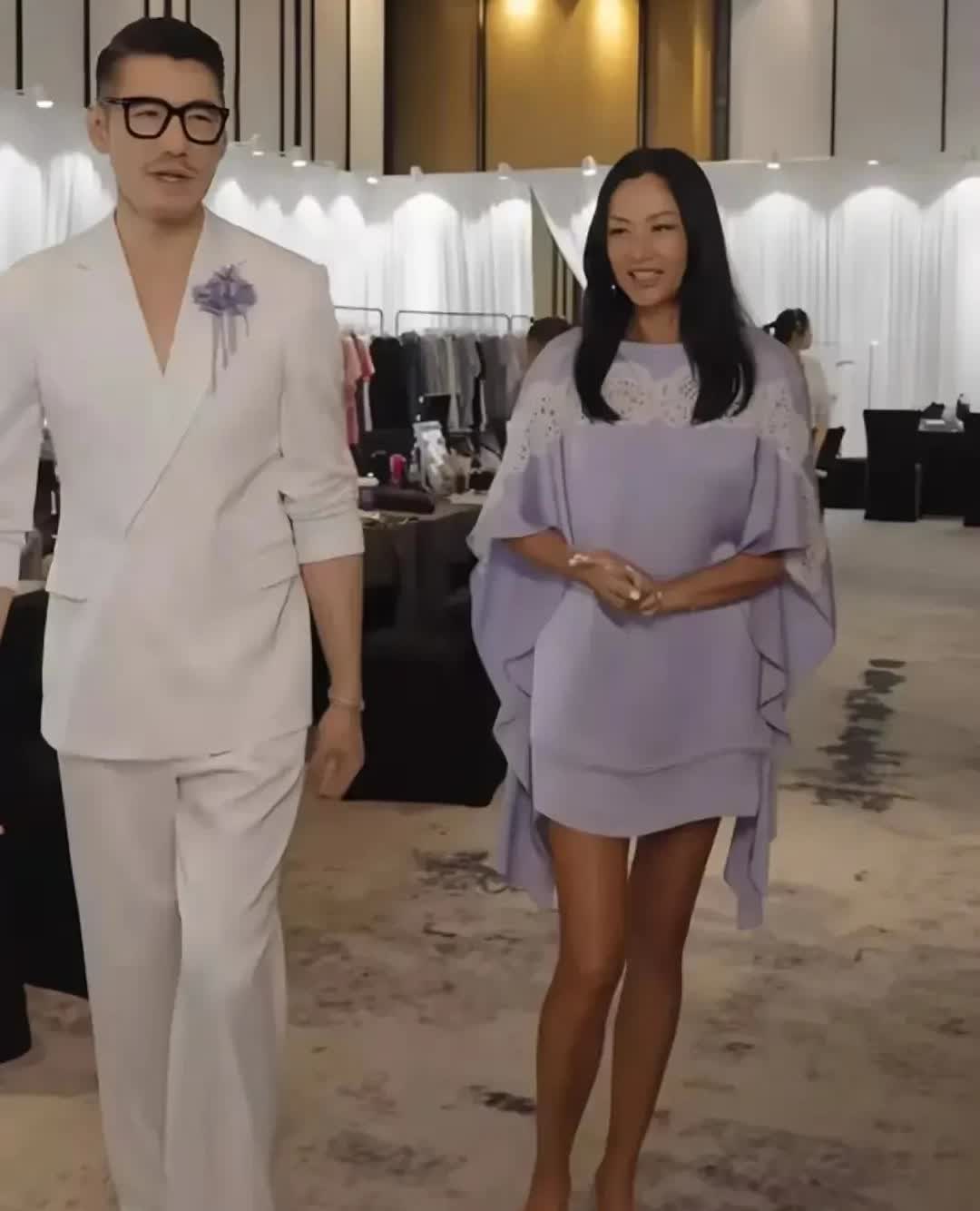 他两要是在一起，估计微博都会瘫痪吧？[捂脸][捂脸]