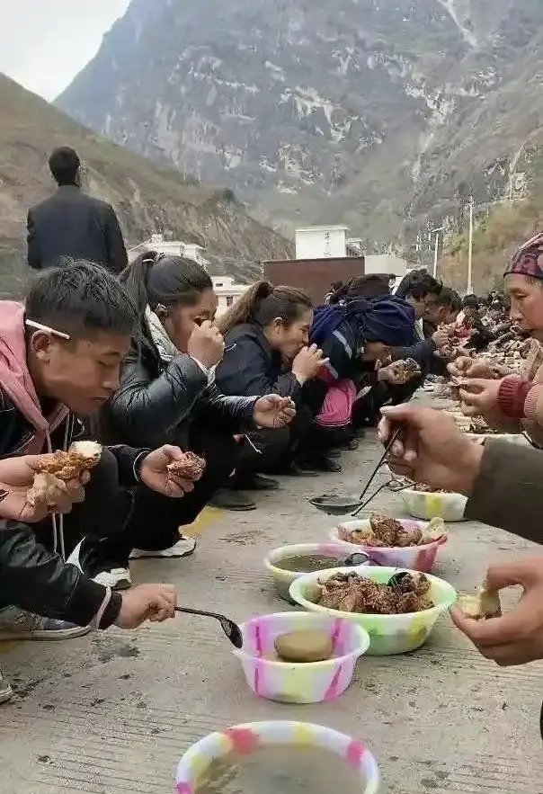 如何看待这种习俗？算糟粕吗

