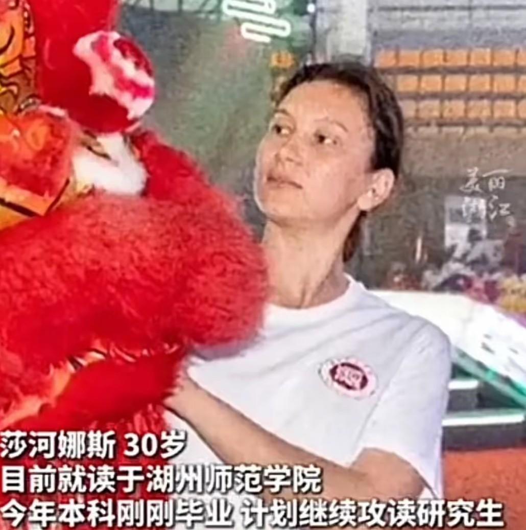 留学生上人民日报了！但是这回是好事。
30岁的俄罗斯留学生在6月23日的时候，走