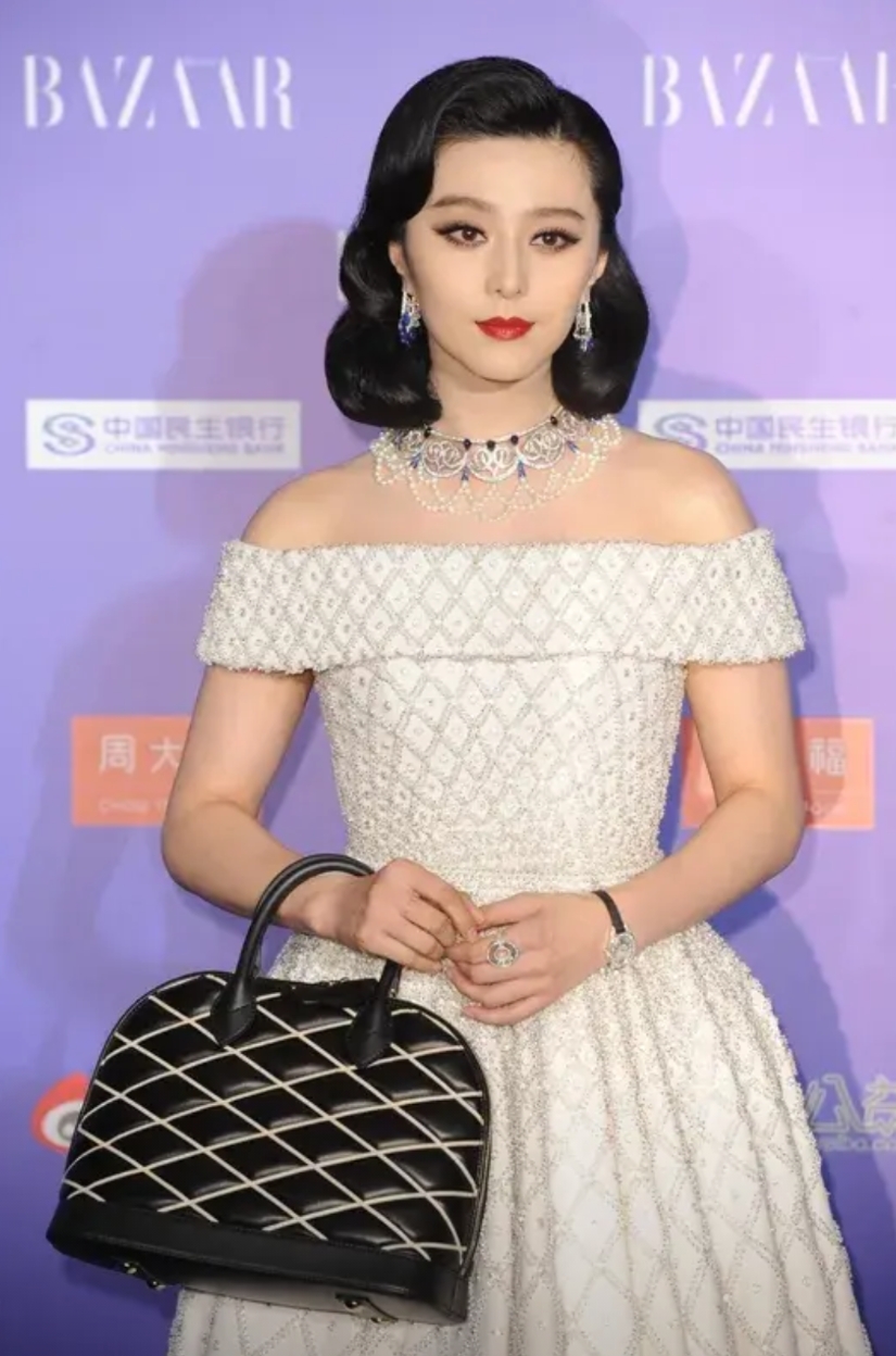 李晨和范冰冰谈过恋爱。他们曾经高调地在一起，在娱乐圈也是备受瞩目。
那时候他们各