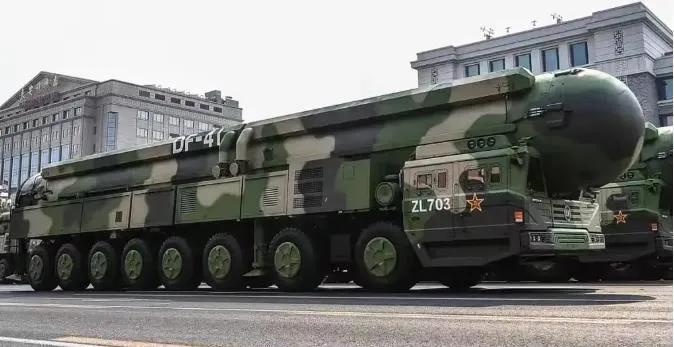 美国内部强硬派传出动武的声音，DF41试射时机正当时
美国副总统万斯在个人社交平