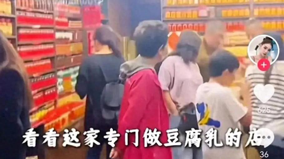 汪小菲带俩孩子出门吃饭，马筱梅一个细节暴露人品