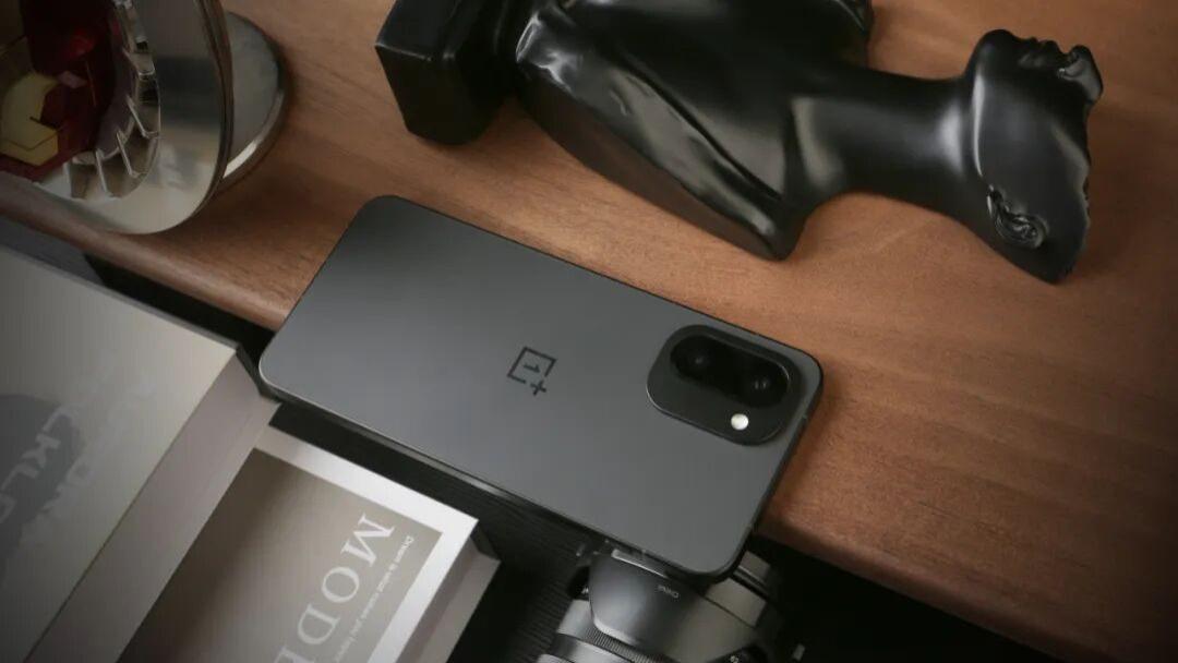 这就叫“拳打Pro，脚踢Max”！｜一加 Ace 6T再现超预期的性能旗舰新选择