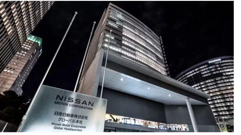 没钱了，曾排名前十的车企卖总部大楼，上半年亏掉一百亿