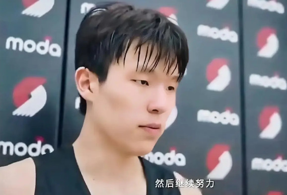 开拓者邀请杨瀚森参加球队试训，只是把他当陪练。

杨瀚森：在开拓者试训时，练了练