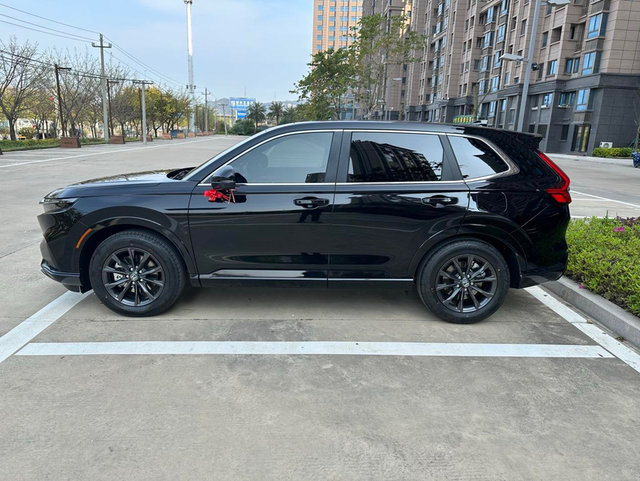 普通人如何买车不后悔
好开：动力够用，时速120以内能积极响应车主想法，转向精准