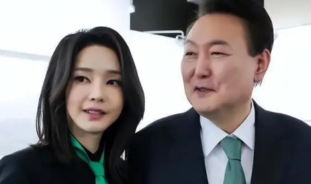 还能夫妻一起生活？金建希搬进酒店式监狱，条件比尹锡悦好得多
首尔中央地方法院签发