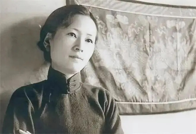 1953年，49岁林徽因指着一个女市长破口大骂：“我林氏满门忠烈志士，你又算什么