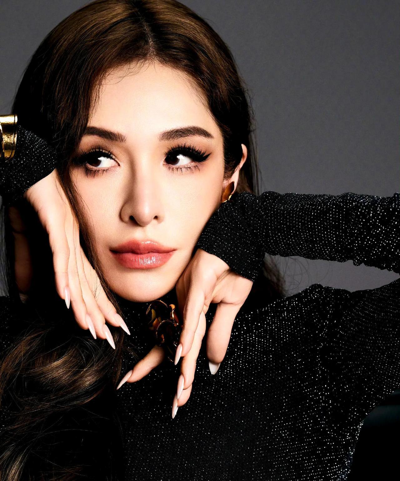 萧亚轩确实是华语乐坛独树一帜的存在。
她的音乐充满欧美流行质感，嗓音独特且舞台表