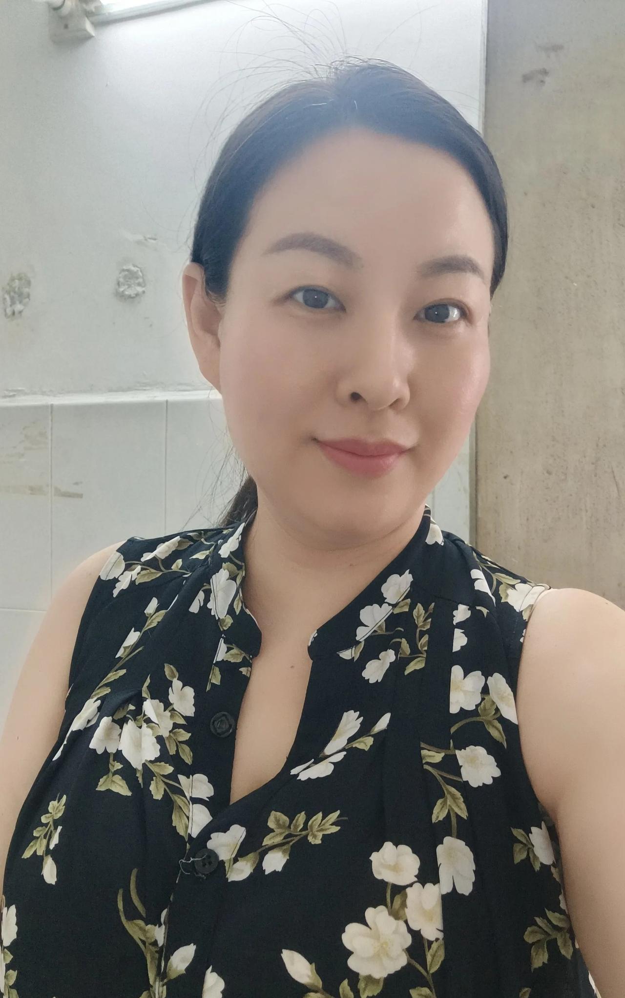 昨天预约的结婚登记时间是10点-11点
今天早上8点起来，煮了玉米，鸡蛋
吃完早